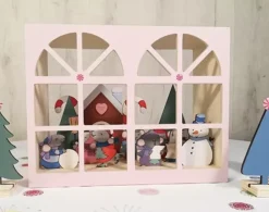 Casa de Ratones y Personajes Artemio